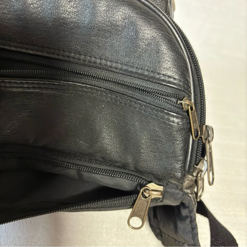 Hi-Pro camera bag adjustable shoulder bag or belt bag Nice 2 compartments